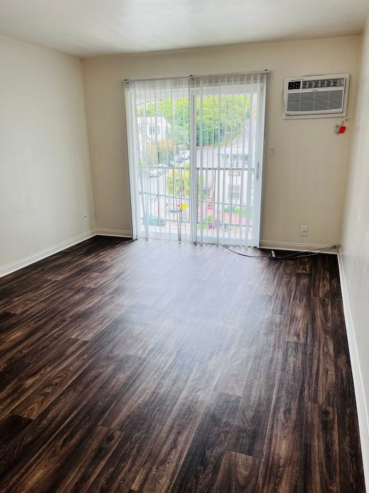 Florida Place - Photo 7 of 13