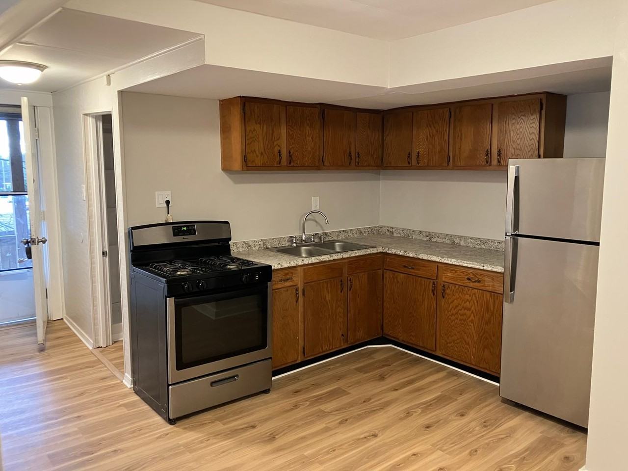 pri173 - Photo 3 of 9