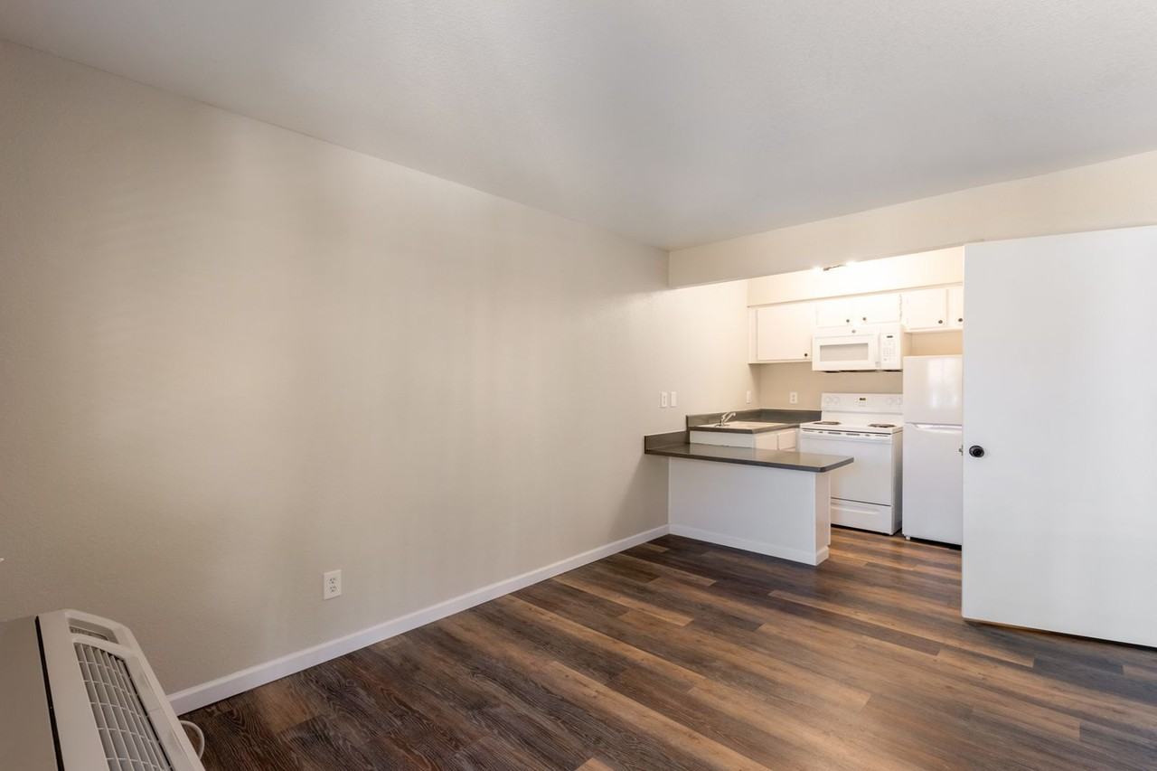 Venture on Country Club - Photo 2 of 50