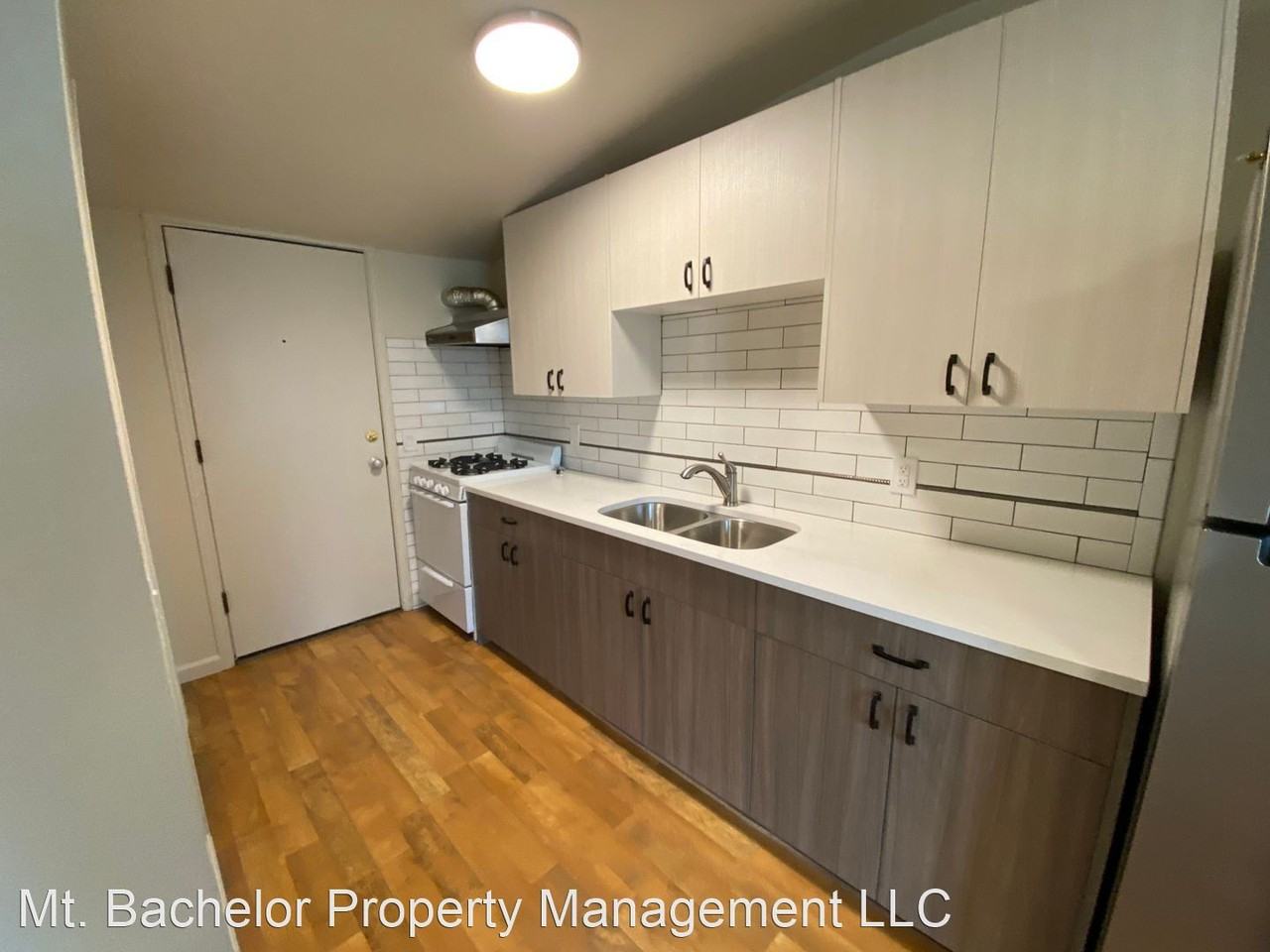 408, 412, 416 NW Hill St & 54 NW Lake Pl, - Photo 2 of 3