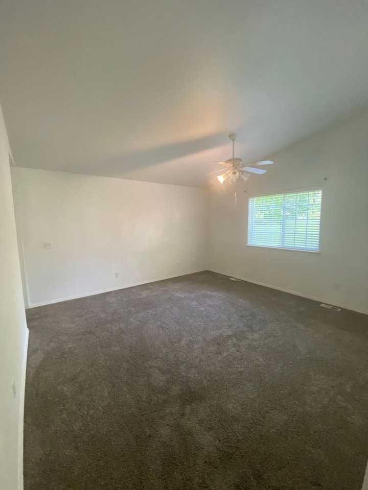 9th St Duplex - Photo 3 of 14