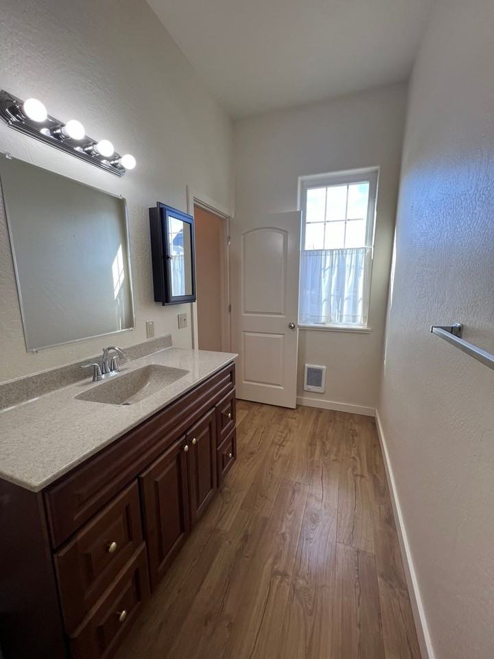 1280 Oak Street #2 - Photo 7 of 15