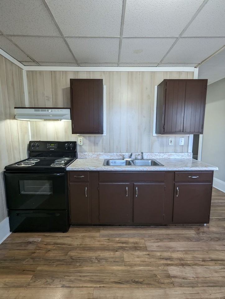 11 Neal St - Photo 2 of 13