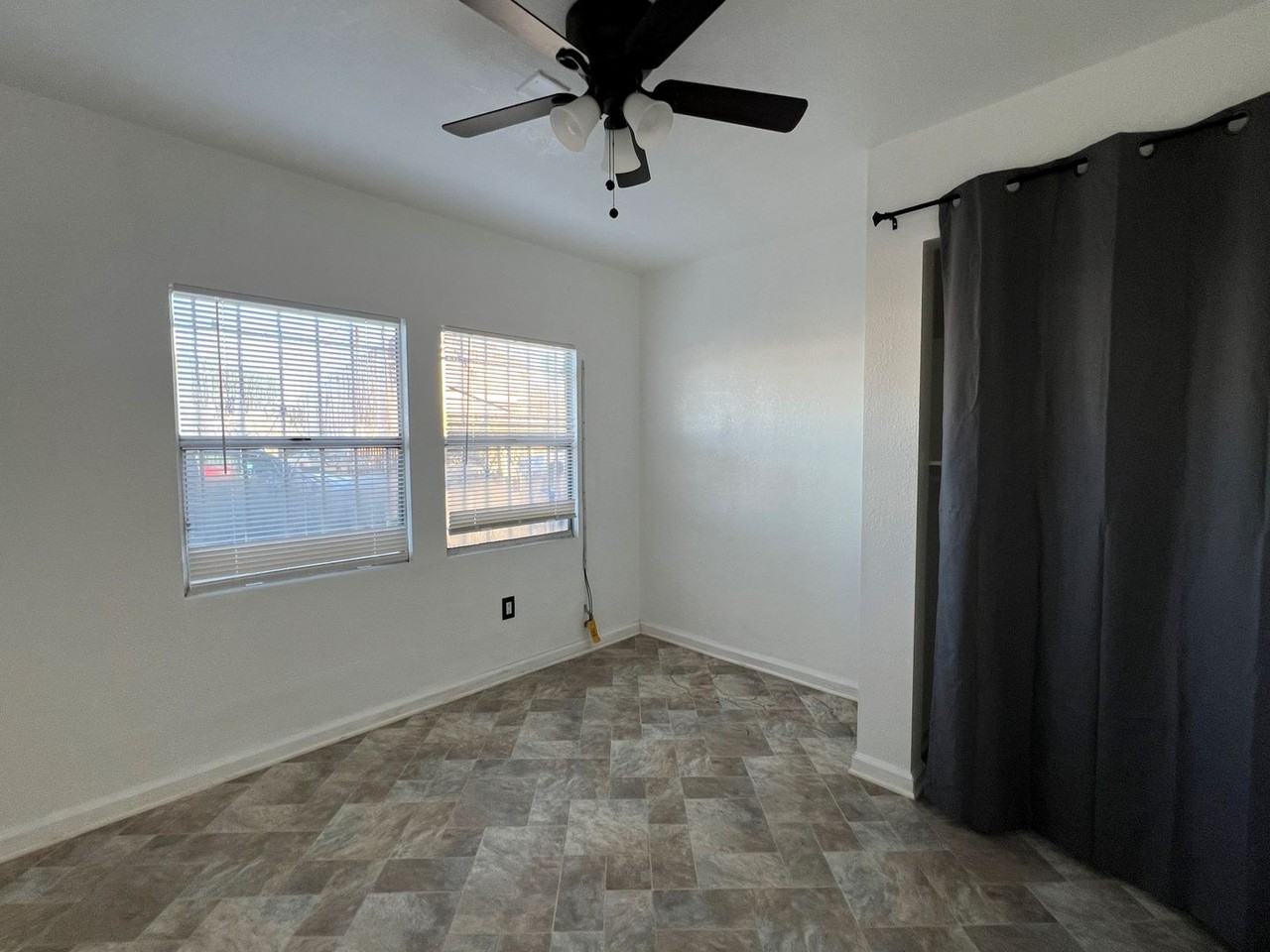 1122 - Photo 5 of 20