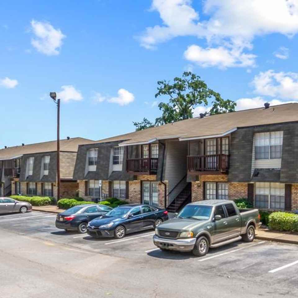 630 5th Street NE - Photo 2 of 3