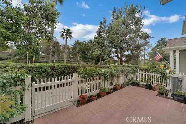 113 Strawflower St - Photo 3 of 22