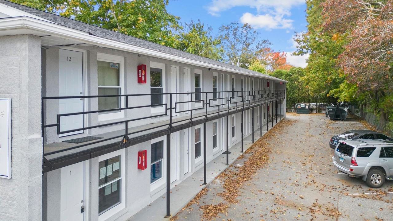 The Flats on Benham - Photo 5 of 16