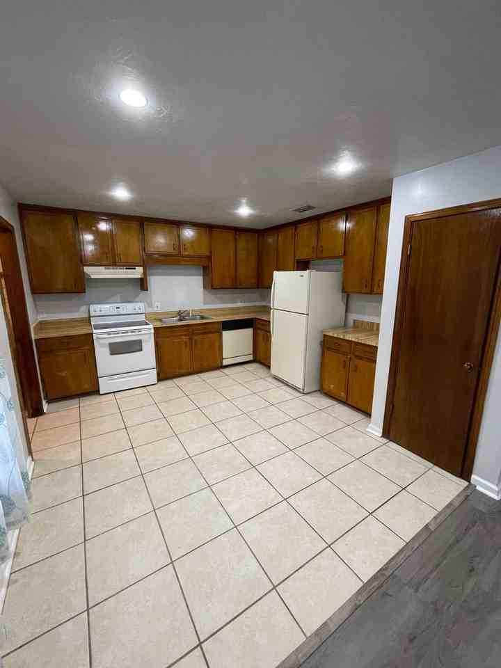 5722 Lumberjack Lane - Photo 3 of 18