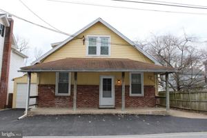 featured image of 1318 Kinderhook Rd