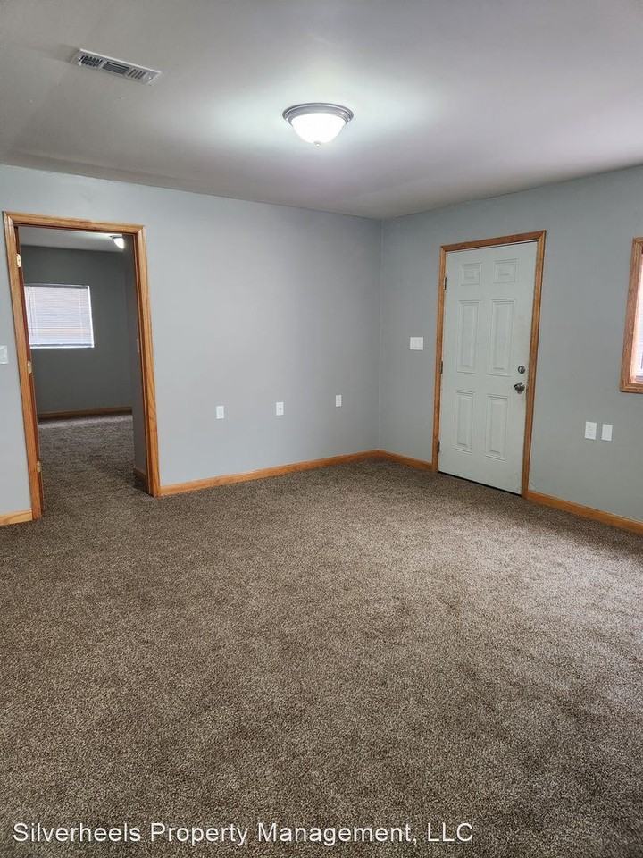 1645 Congress Rd - Photo 3 of 14