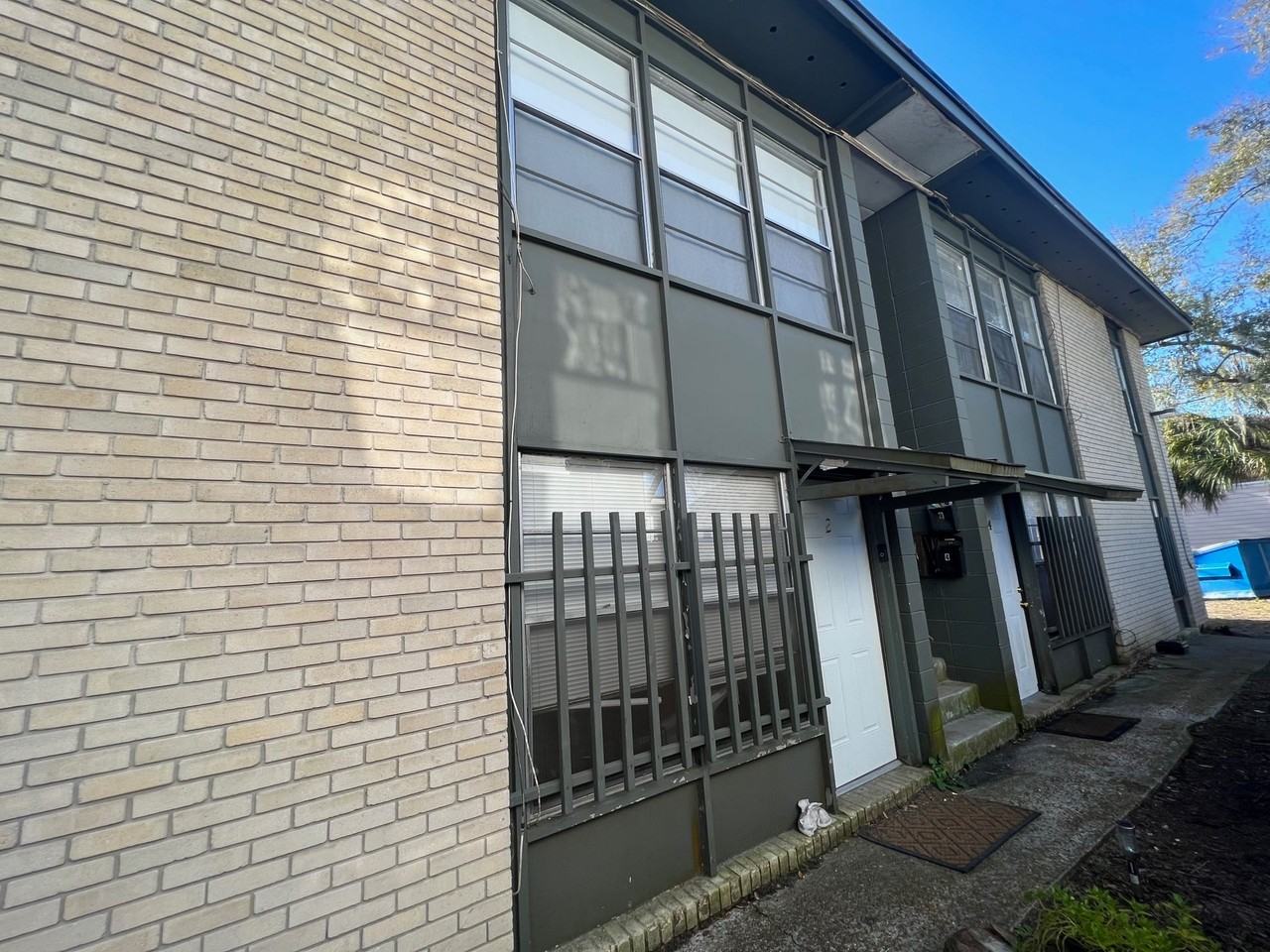 Nice 1 bedroom, 1 bathroom unit in the Riverside area of Jacksonville! - Photo 2 of 14