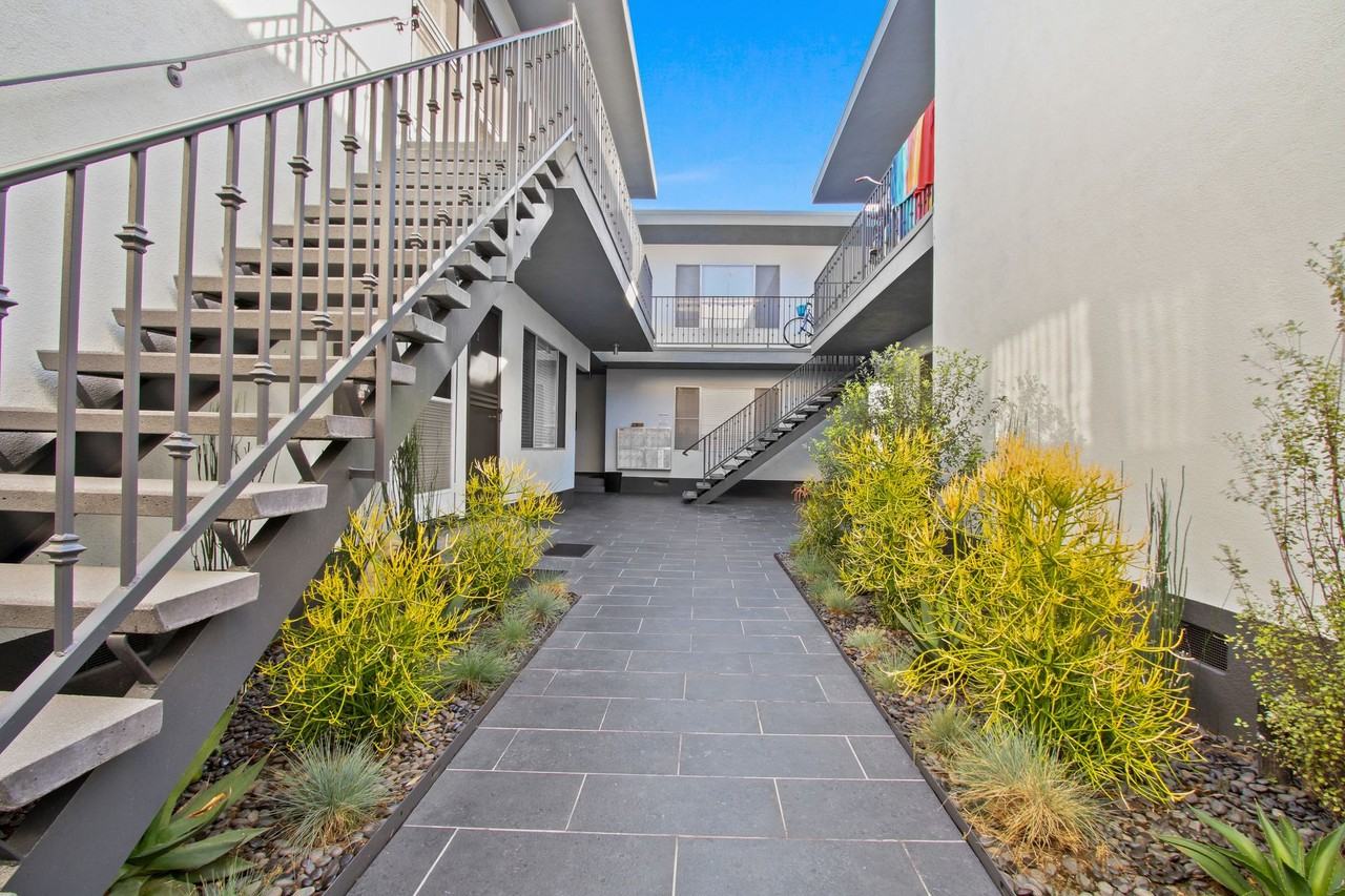 519 Hill St in Santa Monica!  Steps to Main St and the beach! - Photo 6 of 6
