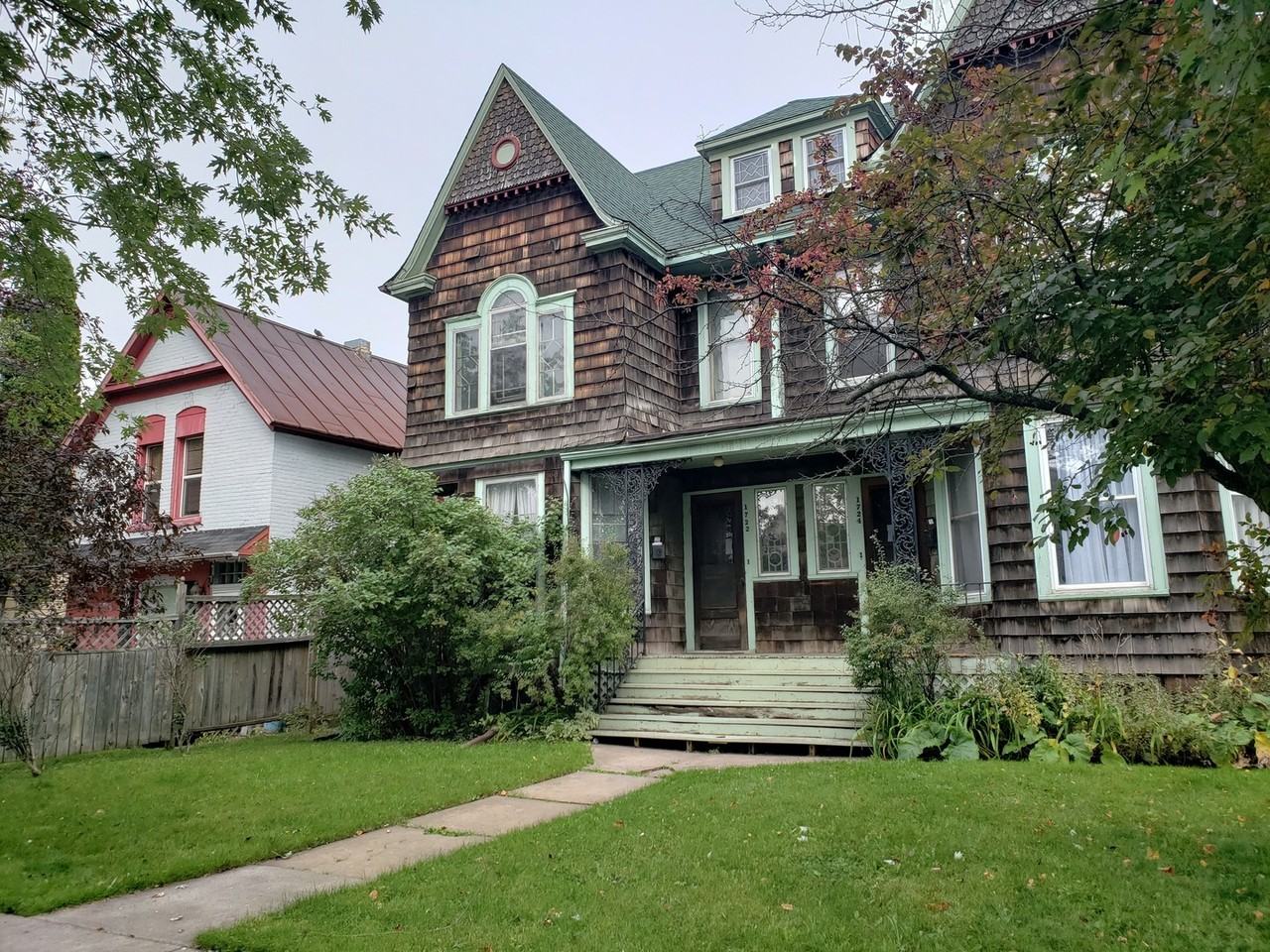 1722-1724 Hughitt Ave - Photo 2 of 22