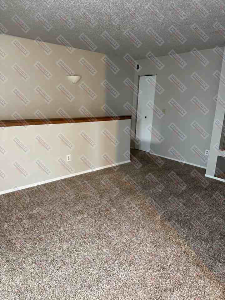 532 Oregon - Photo 2 of 7