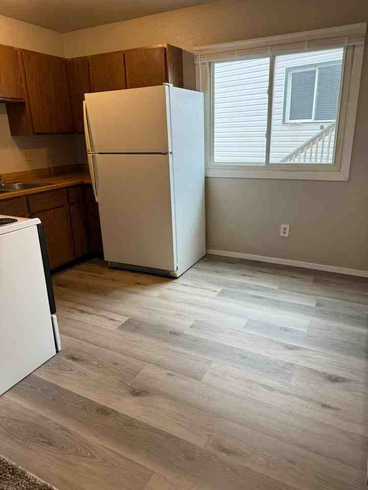 532 Oregon - Photo 3 of 7