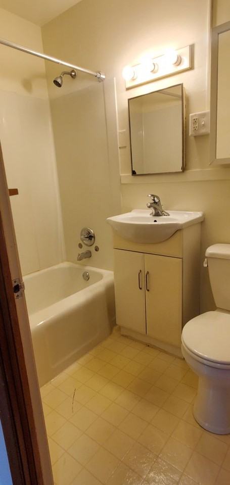 1225 St Clair Avenue - Photo 3 of 7