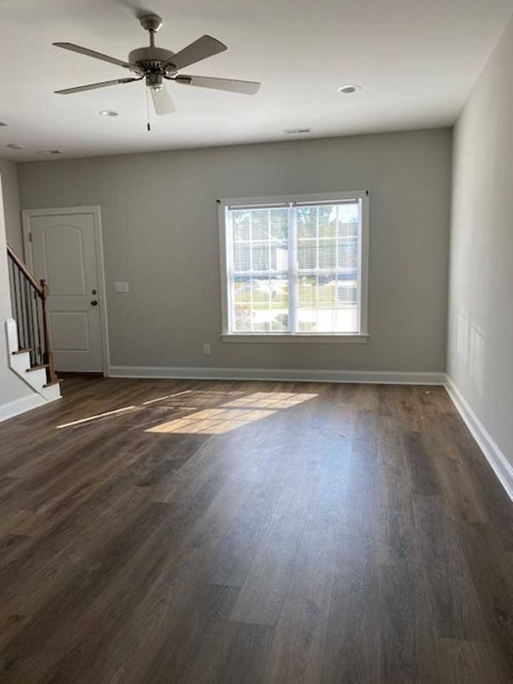 South Pointe B - Photo 3 of 8