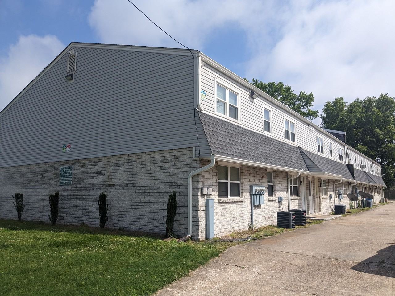 351 San Antonio Blvd - Photo 2 of 2