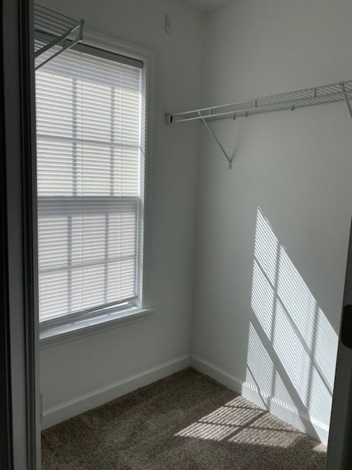 Williamsbrook TownHomes B - Photo 3 of 8