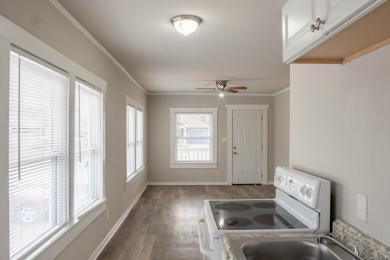 Archer Duplexes - Photo 2 of 18