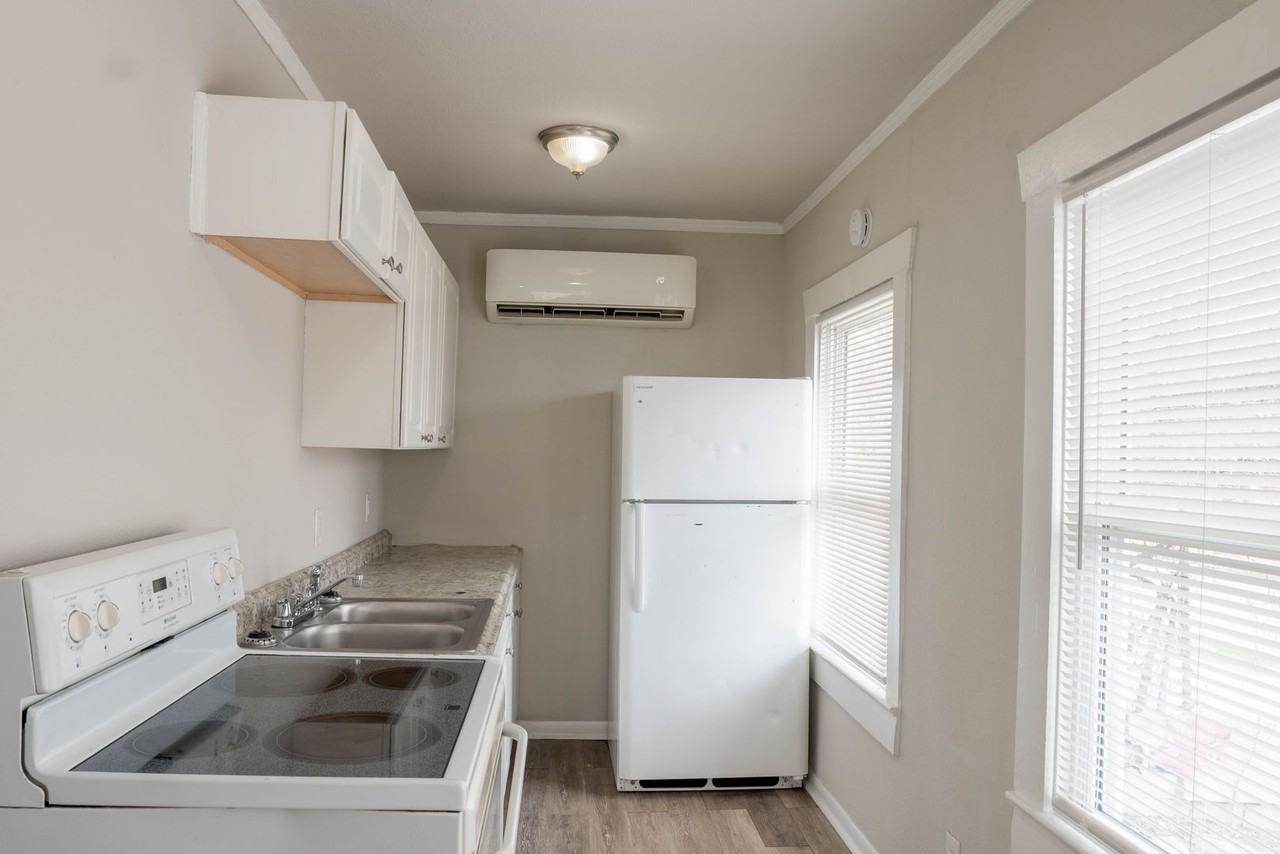Archer Duplexes - Photo 3 of 18