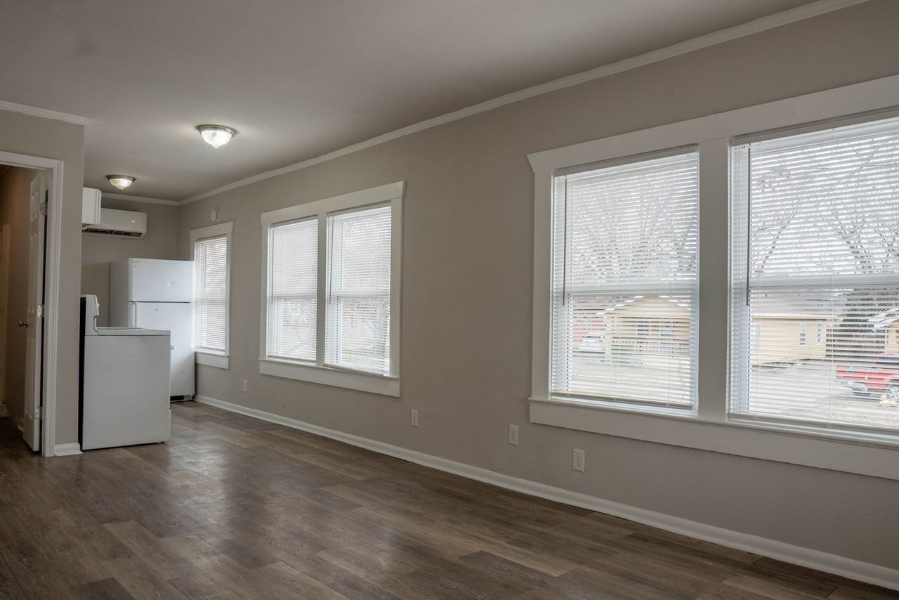 Archer Duplexes - Photo 5 of 18