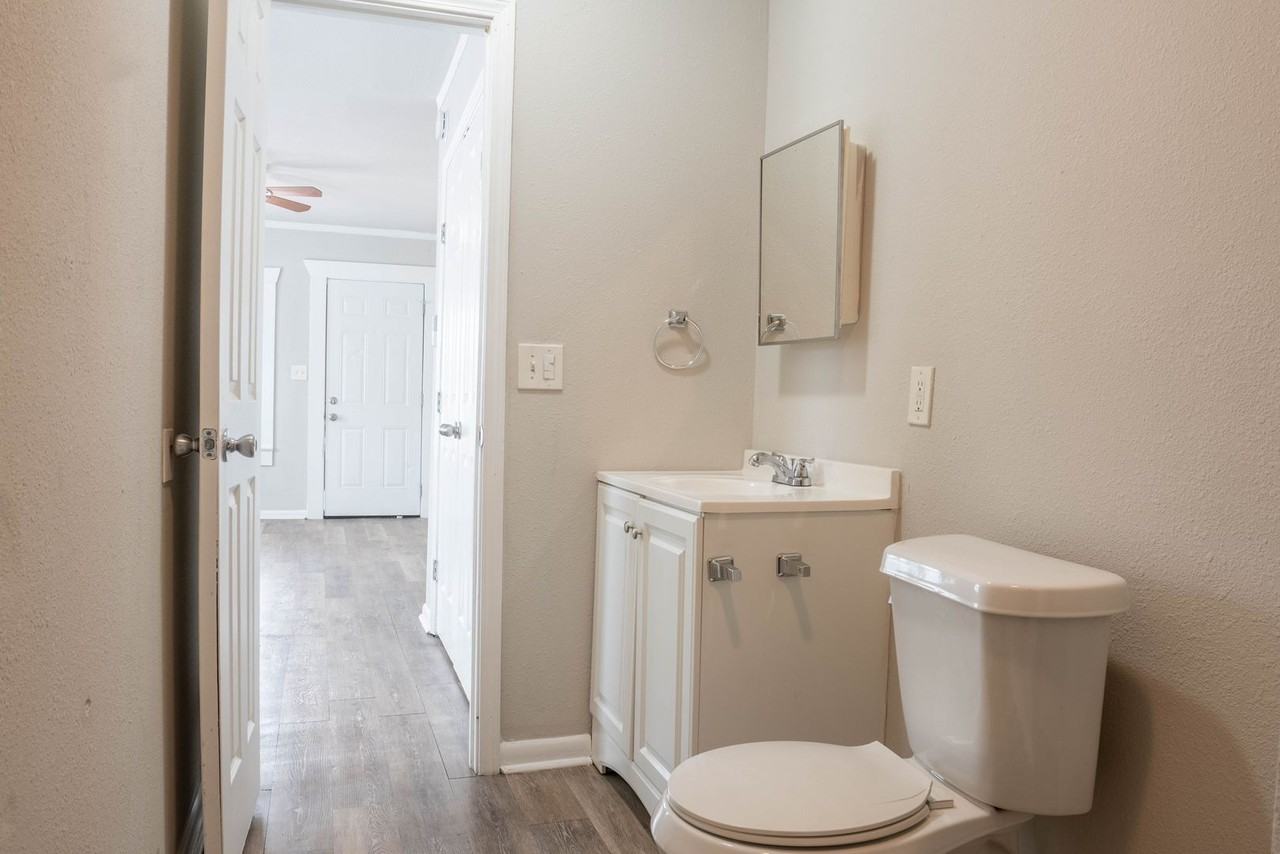 Archer Duplexes - Photo 7 of 18
