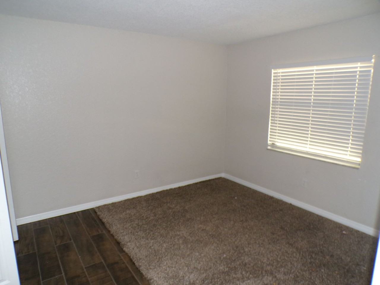 6101 SE Foss Rd - Photo 3 of 9