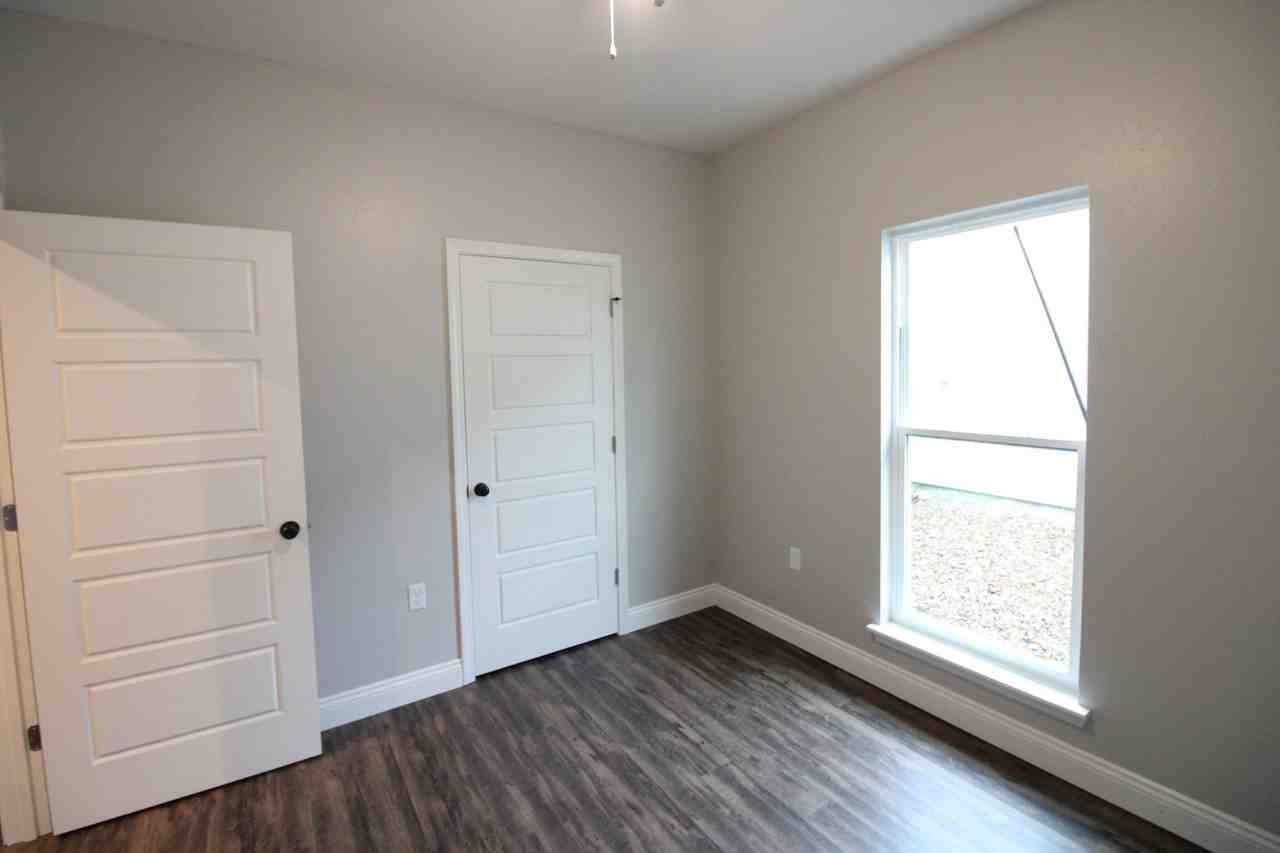 101 Lacey Eden Ln - Photo 4 of 19