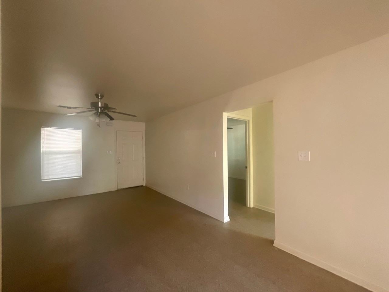 COUNTRY APARTMENTS - Photo 2 of 8