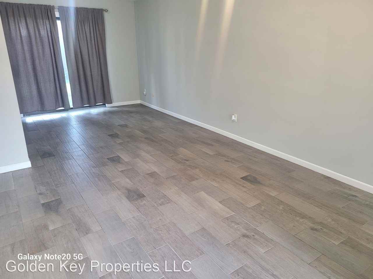 350 E 60th Dr - Photo 2 of 9