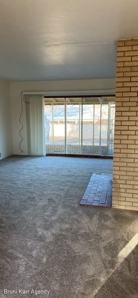 2913 Alvarado Dr Ne - Photo 2 of 18