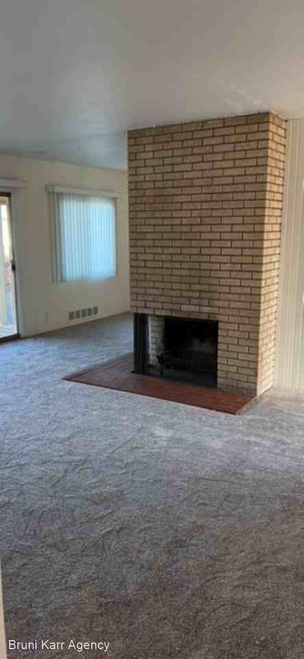 2913 Alvarado Dr Ne - Photo 3 of 18