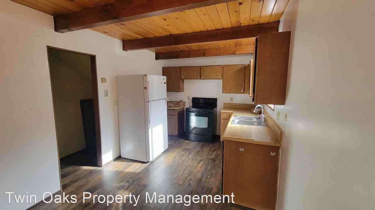 2000 Pioneer Way - Photo 2 of 11
