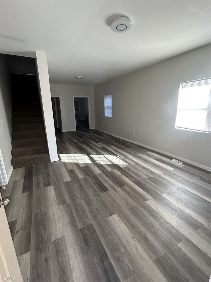 210 Sadie St - Photo 2 of 13