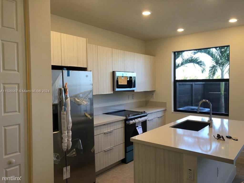 15830 Nw 91st Ave - Photo 2 of 15