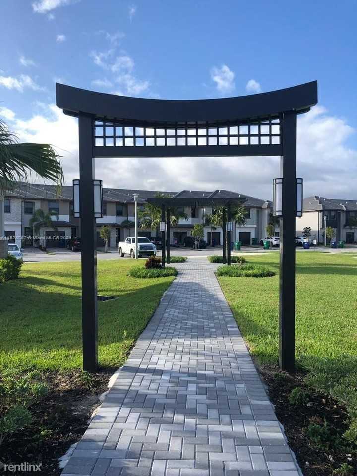 15830 Nw 91st Ave - Photo 3 of 15