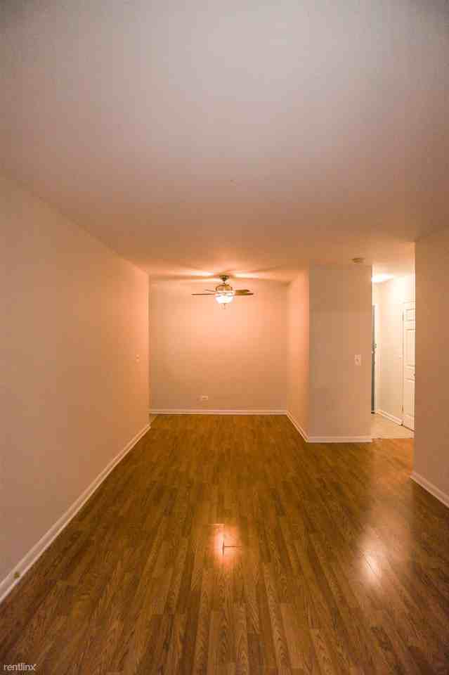 535 W Cornelia Ave - Photo 3 of 8