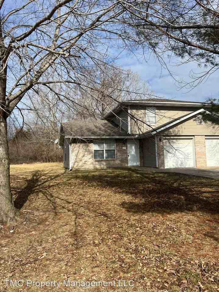 655-657 W. Country Squire Ct. - Photo 2 of 19