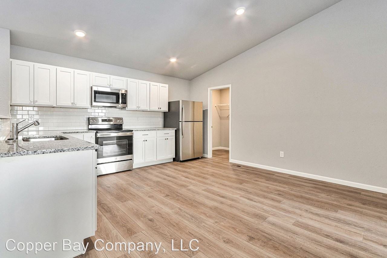 3882 Watertown Dr - Photo 3 of 18