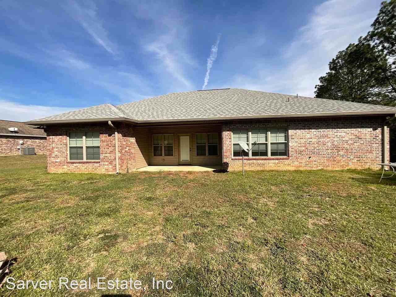 222 Aidan St - Photo 2 of 11