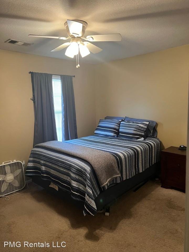 5626 Landings Parkway - Photo 3 of 9