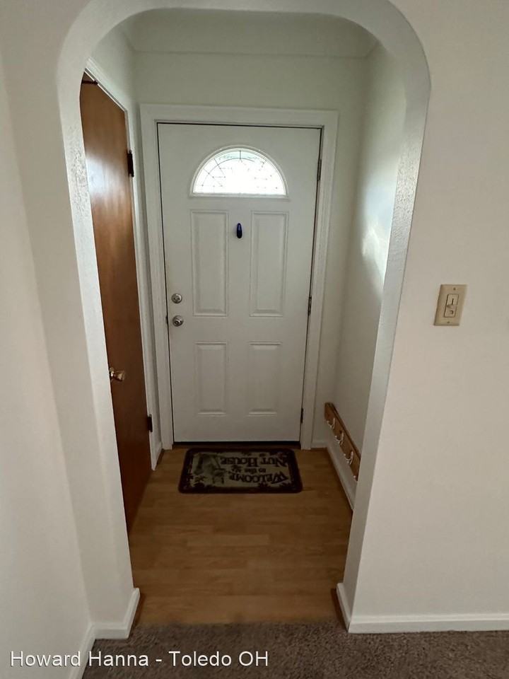 5034 Hallgate Ave - Photo 3 of 12