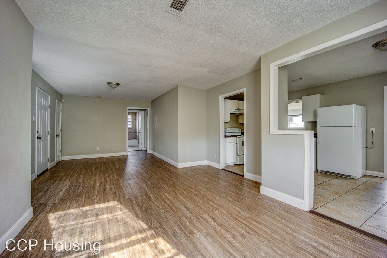 502 N 25th St - Photo 2 of 22