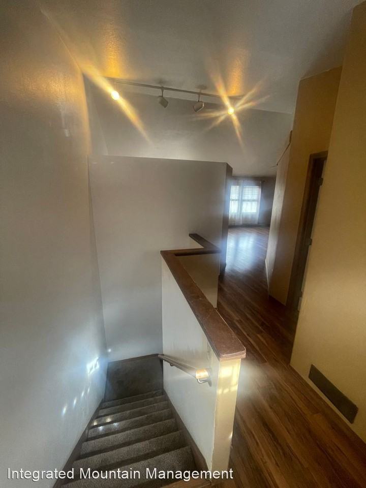 3114 Hager Ln - Photo 2 of 21