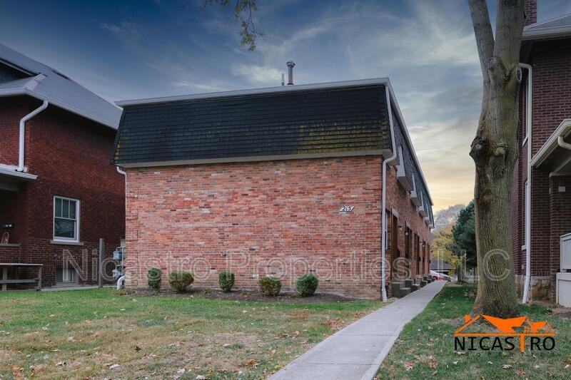 215 E Lane Ave - Photo 6 of 50