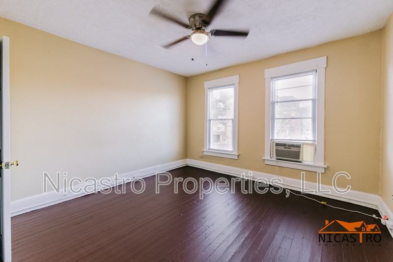 174 E 11th Ave - Photo 5 of 50