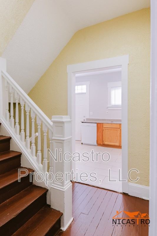 174 E 11th Ave - Photo 7 of 50