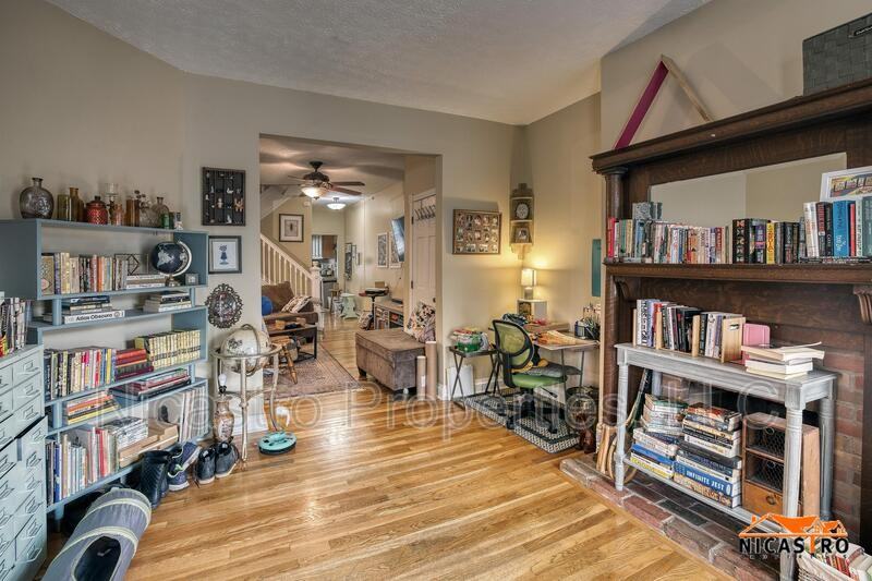 245 Collins Ave - Photo 4 of 50