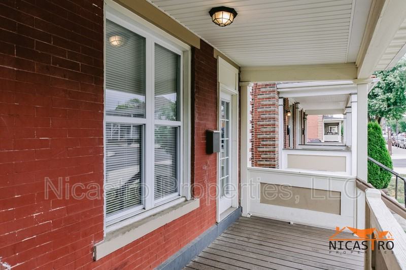 138 E 11th Ave - Photo 3 of 50